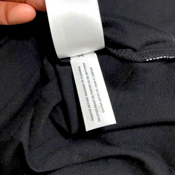 NWT Women's Size Large Calvin Klein Short Sleeve Cropped Logo Print Tee In Black - Picture 8 of 10